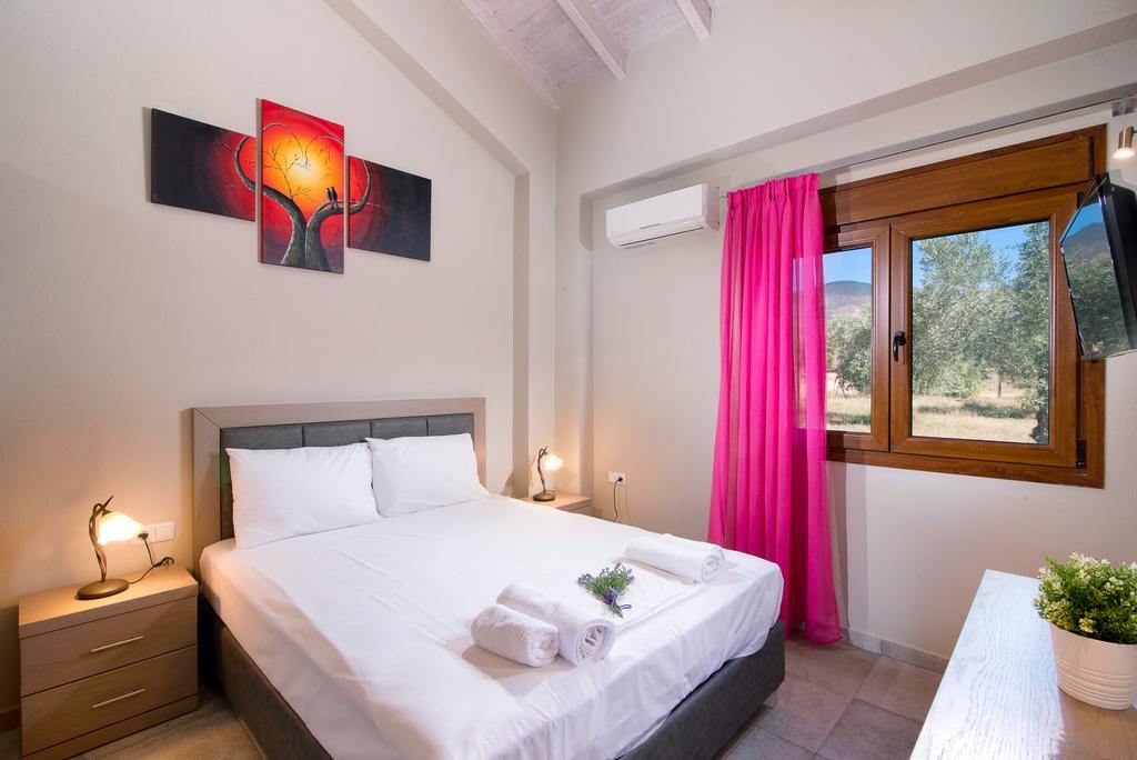 Olive Land Villas يميناريا الغرفة الصورة
